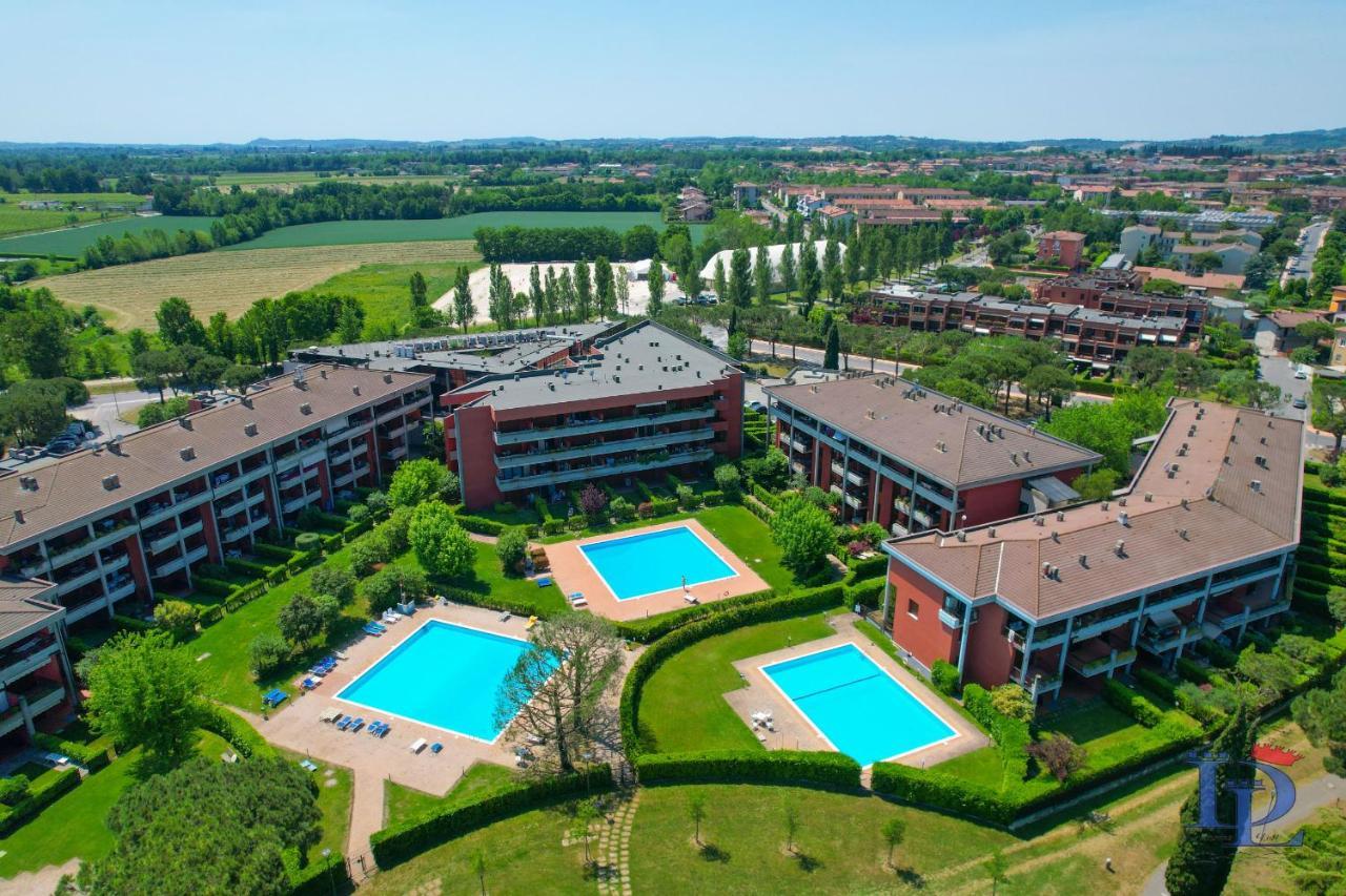 Desenzanoloft Official Partner Marriott Homes & Villas - Dolce Vita With Garden And Pools Desenzano del Garda Exterior photo
